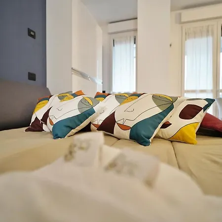 Studio Near Politecnico, Milan 아파트
